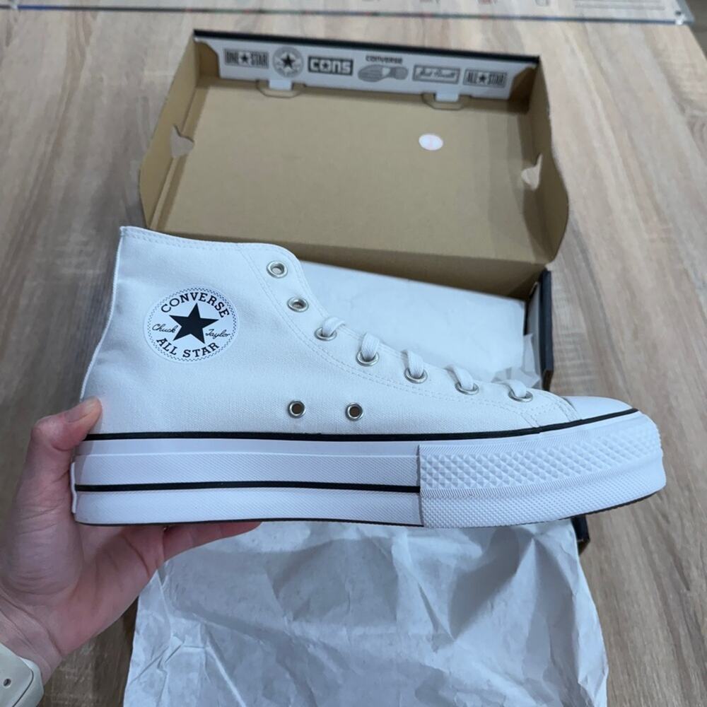 NIB • Chuck Taylor All Star Lift Platform Canvas Size:10